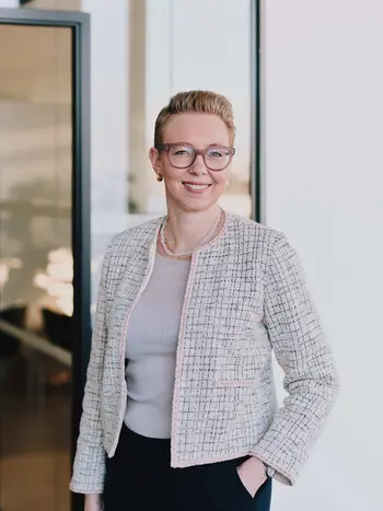 MENON PORTRAITS 02245 LOWRES