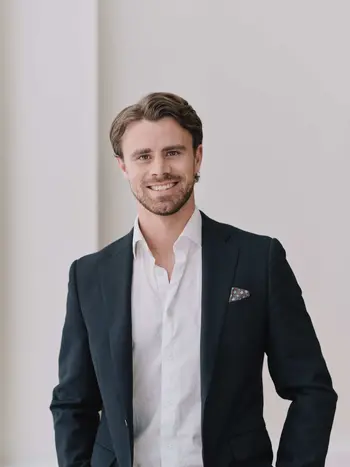 MENON PORTRAITS 00856 LOWRES