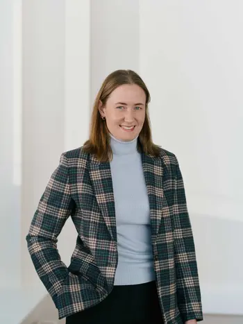 MENON PORTRAITS 02851 LOWRES