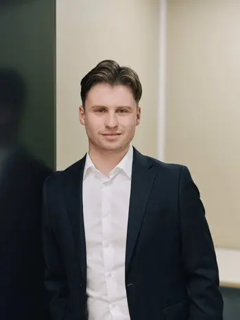 MENON PORTRAITS 01600 LOWRES