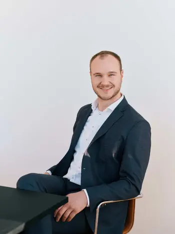 MENON PORTRAITS 03436 LOWRES