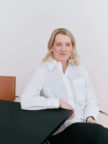 MENON PORTRAITS 01698 LOWRES