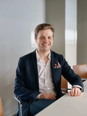 MENON PORTRAITS 03270 LOWRES